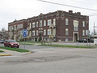 USA - Carlinville IL - Old Public School now Apartments (10 Apr 2009)